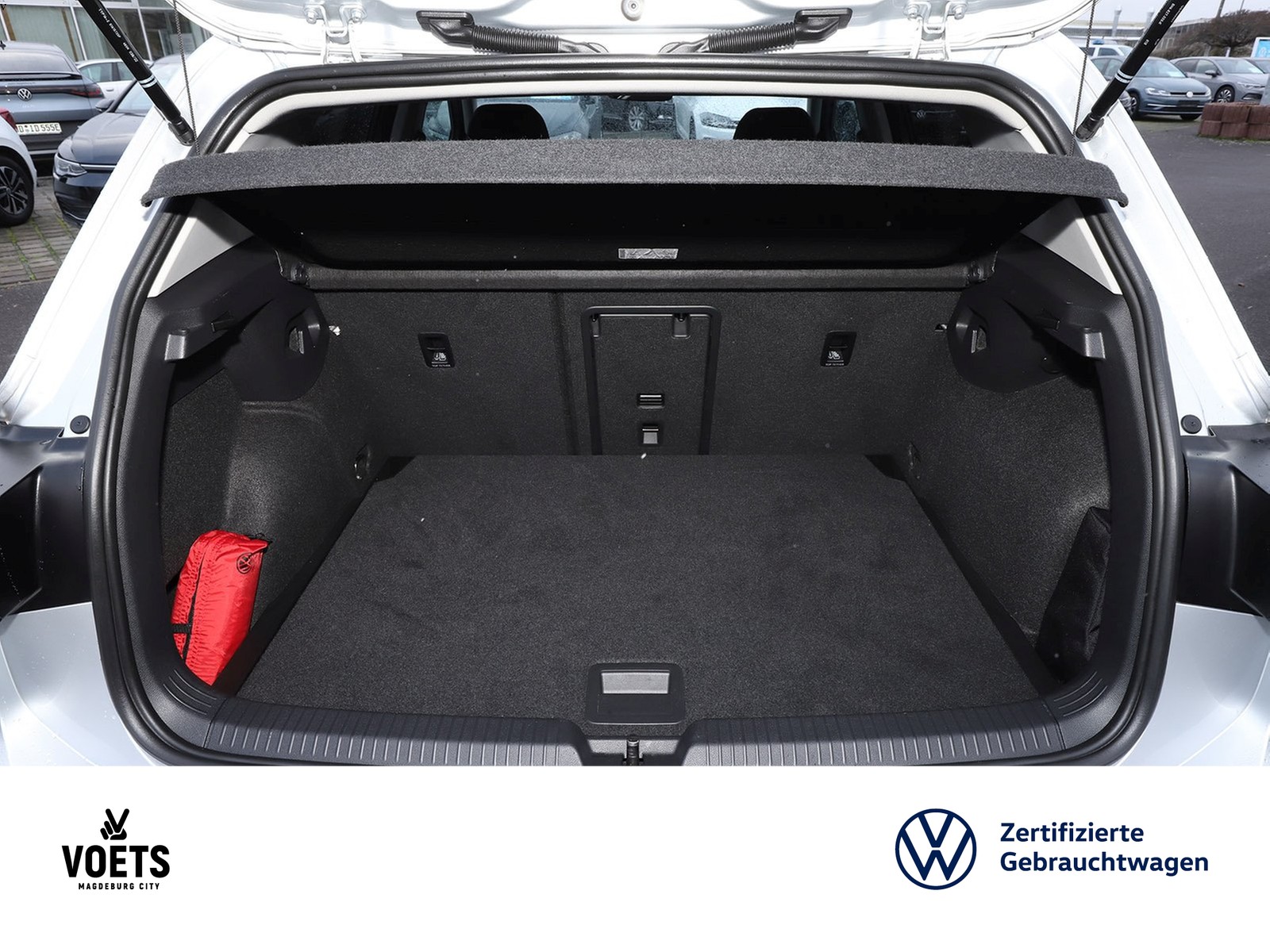 Fahrzeugabbildung Volkswagen Golf VIII 1,5 TSI Active DISCOVERPRO+LED+LANE+