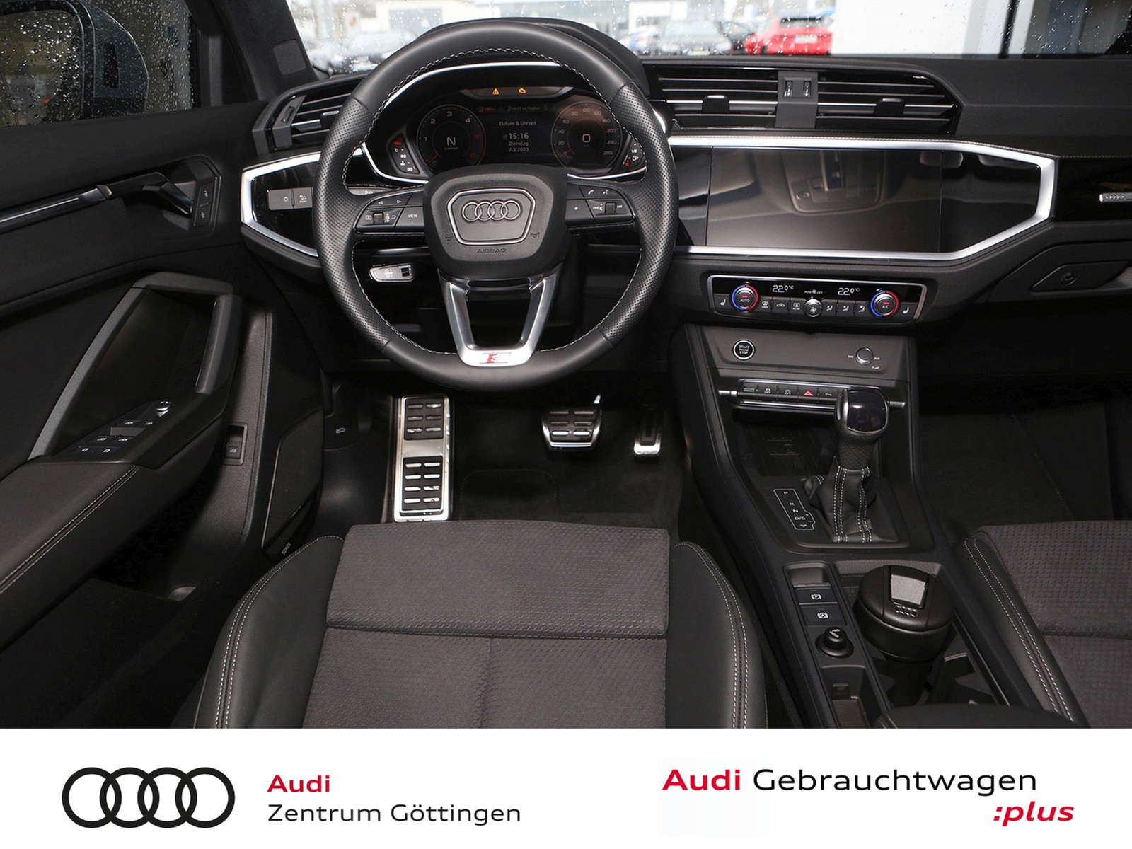 Fahrzeugabbildung Audi Q3 35 TDI S tronic S line +PANO+AHK+MATRIX LED