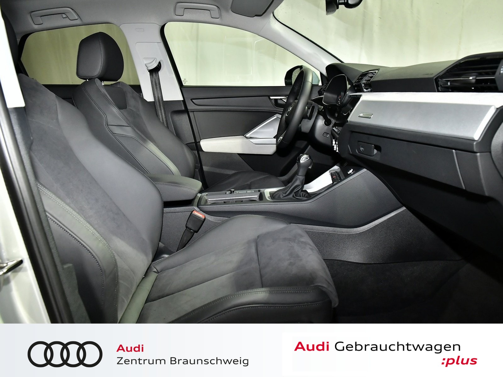 Fahrzeugabbildung Audi Q3 Sportback S line 35 TFSI LED+NAVI+AHK+SHZ+ACC