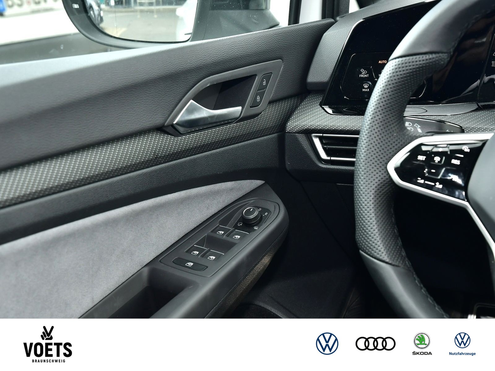 Fahrzeugabbildung Volkswagen Golf VIII R-Line 1.5 eTSI DSG MATRIX-LED+NAVI