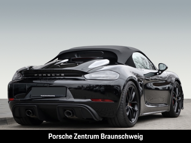 Fahrzeugabbildung Porsche 718 Spyder Rückfahrkamera Navigation Sportabgasanlage