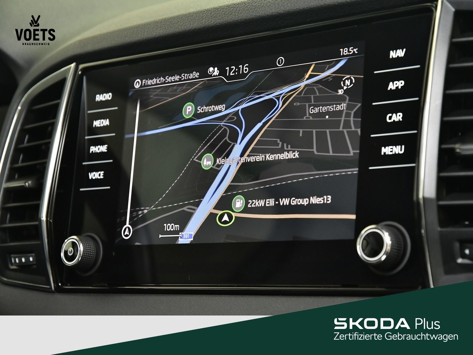 Fahrzeugabbildung SKODA Karoq Tour 1.5 TSI DSG MATRIX-LED+ACC+RearView
