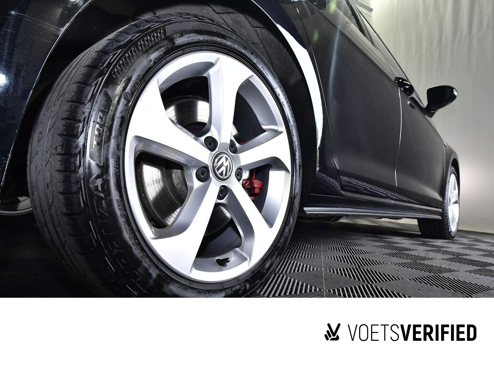 Fahrzeugabbildung Volkswagen Golf VII GTI Performance 2.0 TSI DSG LED+NAVI+RearView