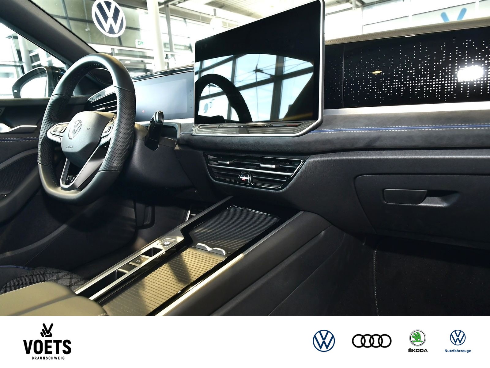 Fahrzeugabbildung Volkswagen Passat Variant R-Line 2.0 TDI DSG HEAD-UP+AHK+LED+IQ