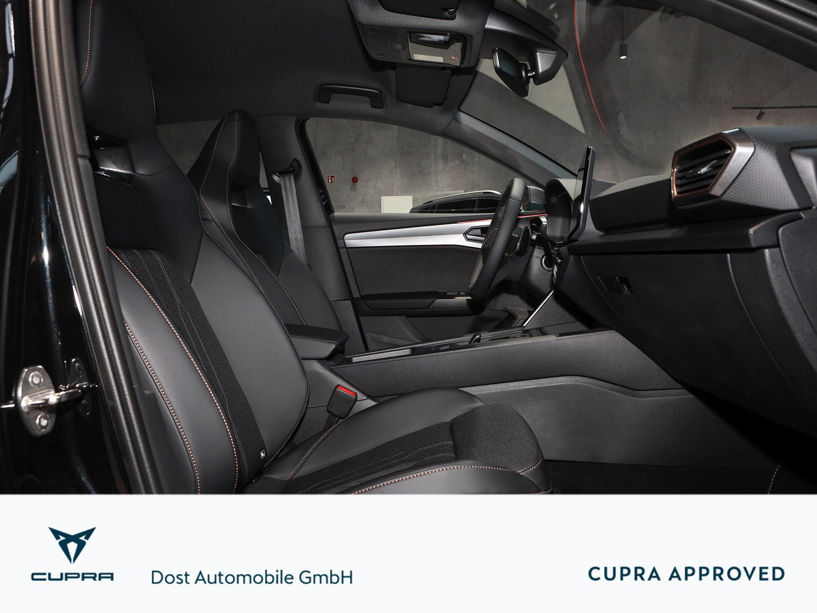 Fahrzeugabbildung CUPRA Leon 1.5 eTSI NAVI+MATRIX-LED+BEATS+KAMERA