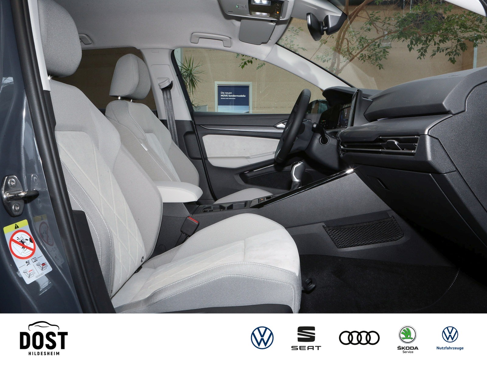 Fahrzeugabbildung Volkswagen Golf Style 1,5 TSI 6-Gang NAVI+SHZ+PDC+ACC+LED