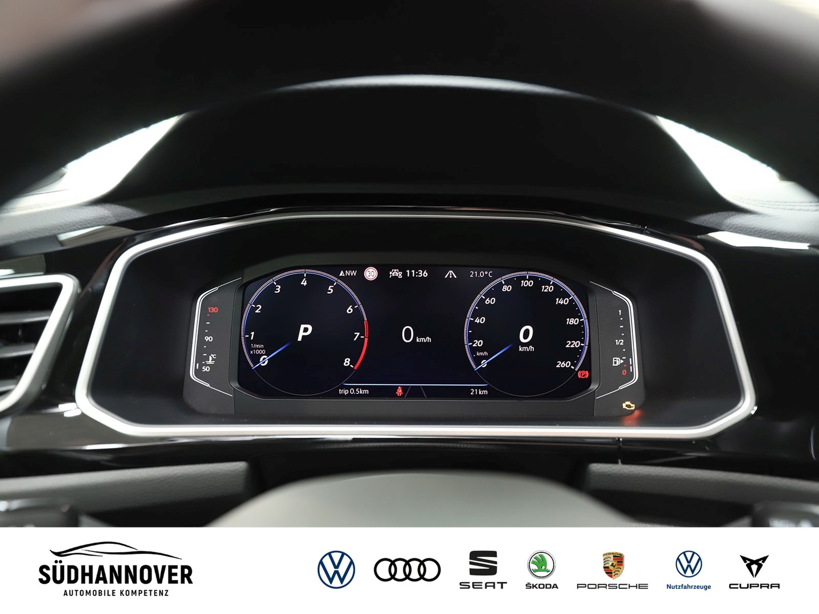 Fahrzeugabbildung Volkswagen T-Roc R-Line 1.5 TSI DSG+PANO+AHK+LED+RFK+19''