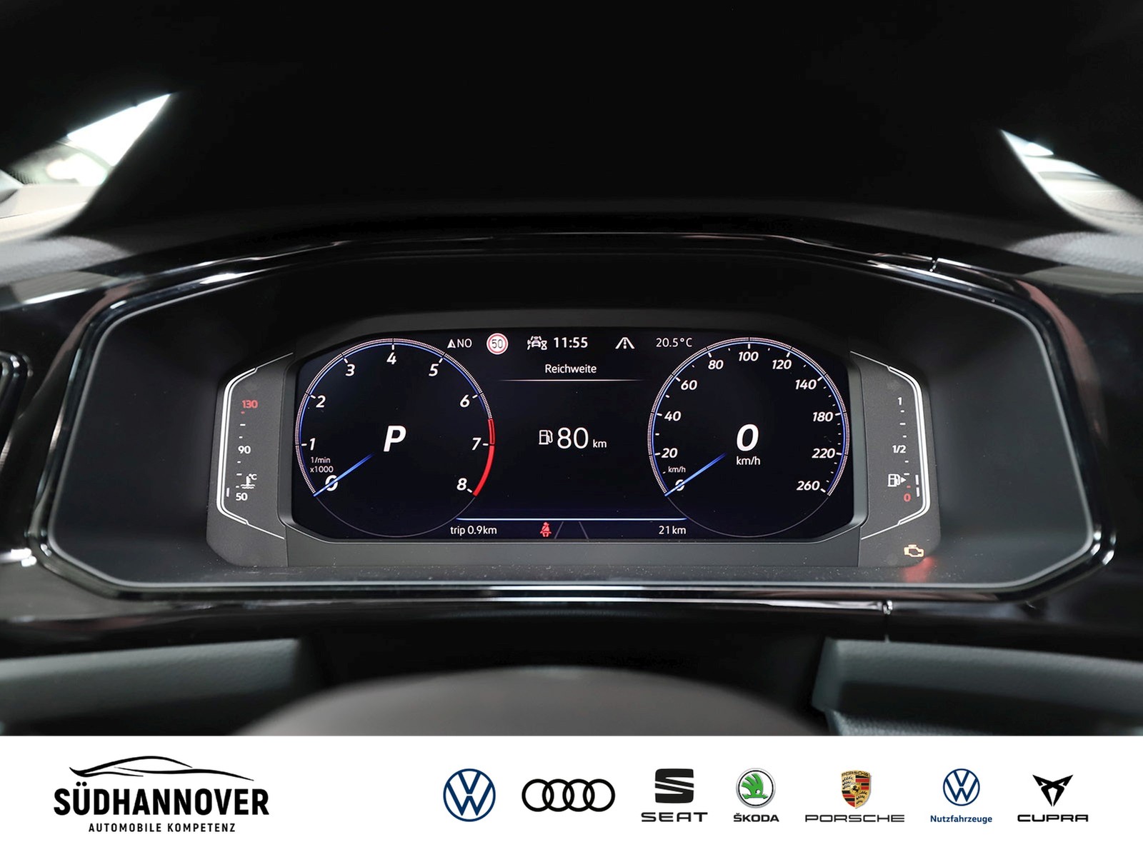 Fahrzeugabbildung Volkswagen T-Roc R-Line 1.5 TSI DSG+PANO+AHK+LED+RFK+IQDRIV
