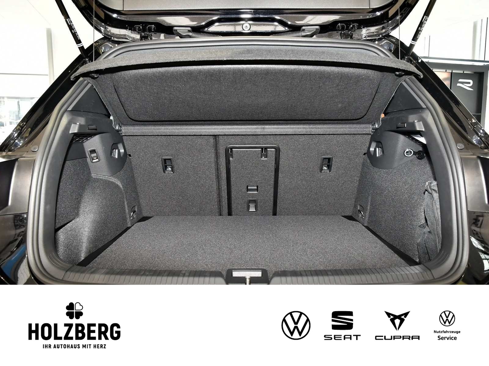 Fahrzeugabbildung Volkswagen Golf VIII 2.0 TDI DSG GTD AHK+PANO+MATRIX+HARMAN