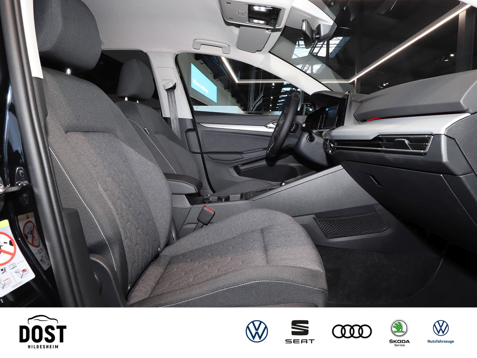 Fahrzeugabbildung Volkswagen Golf Life 1,5 l eTSI DSG Move NAVI+KAMERA+LED