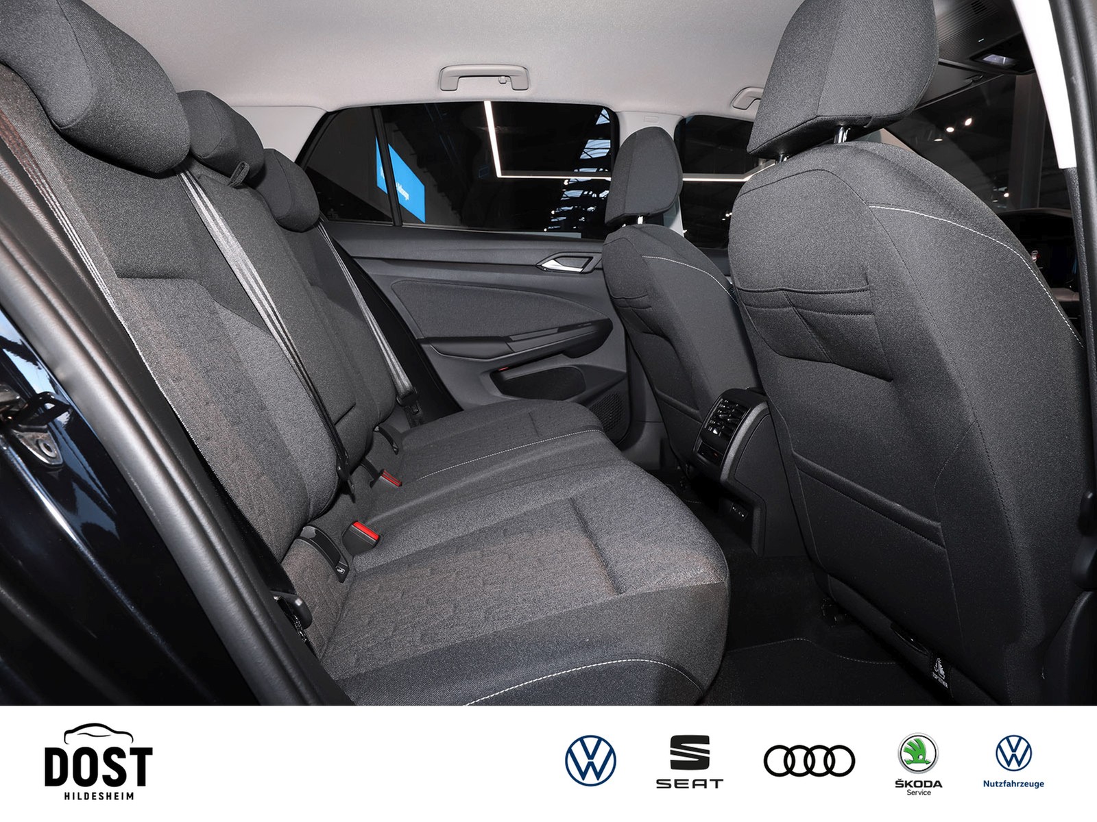 Fahrzeugabbildung Volkswagen Golf Life 1,5 l eTSI DSG Move NAVI+KAMERA+LED