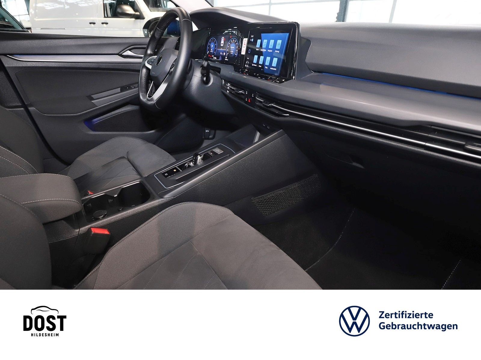 Fahrzeugabbildung Volkswagen Golf VIII Lim. 1.5 eTSI Style DSG LED+NAVI+SHZ