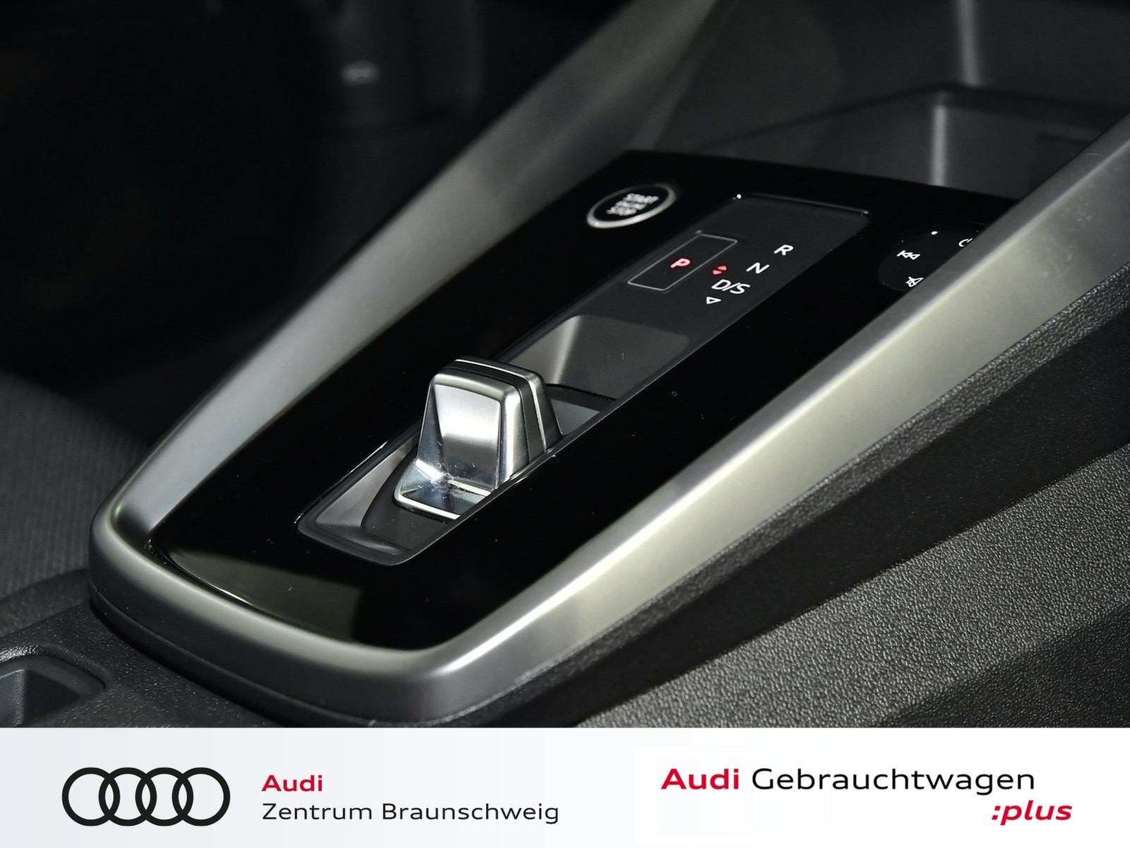 Fahrzeugabbildung Audi A3 Limousine advanced 35 TFSI MATRIX-LED+NAVI