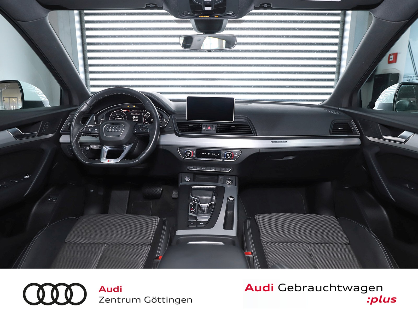 Fahrzeugabbildung Audi Q5 50 TFSI e qu. S tr. S line Sportpaket +PANO