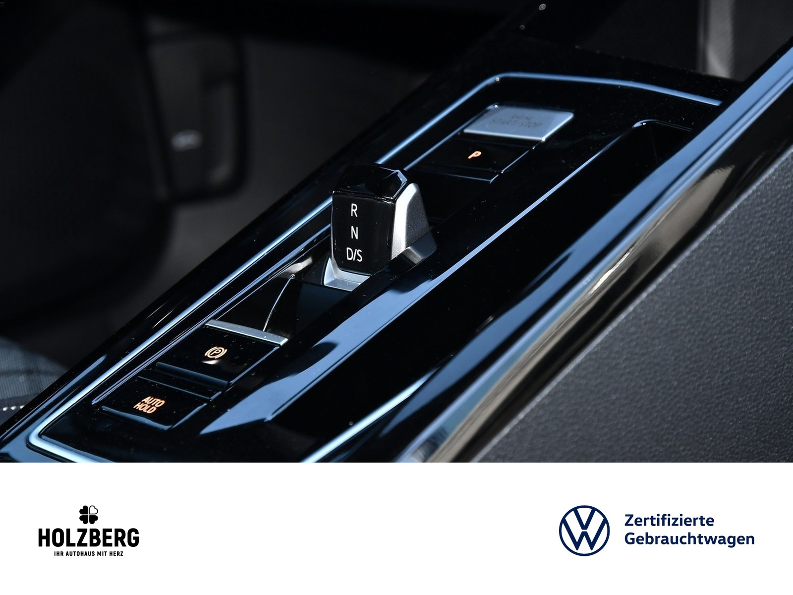 Fahrzeugabbildung Volkswagen Golf VIII Variant 1.5 eTSI DSG R-Line AHK+STHZG
