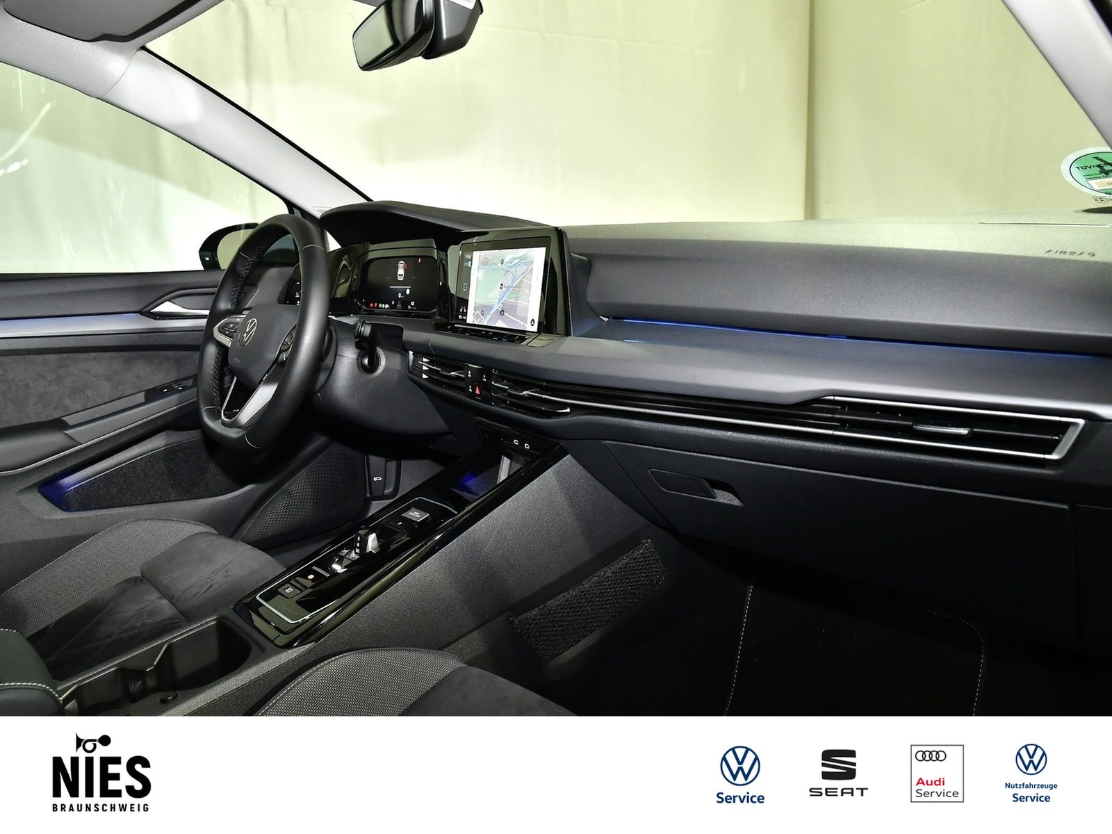 Fahrzeugabbildung Volkswagen Golf Style 1.5 eTSI DSG LED+NAV+ACC+SHZ