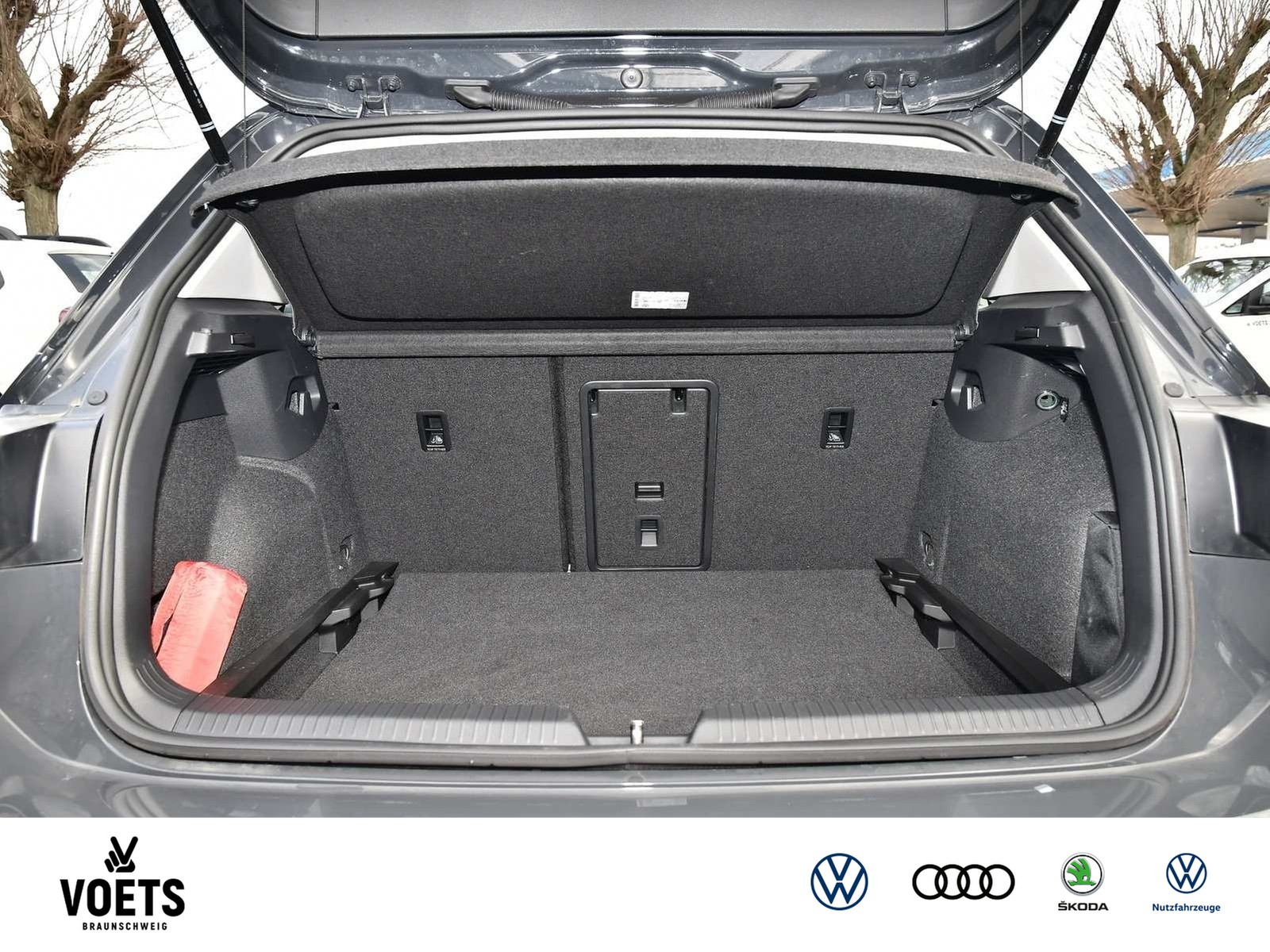Fahrzeugabbildung Volkswagen Golf VIII Lim. Life 1.5 TSI NAVI+SHZ