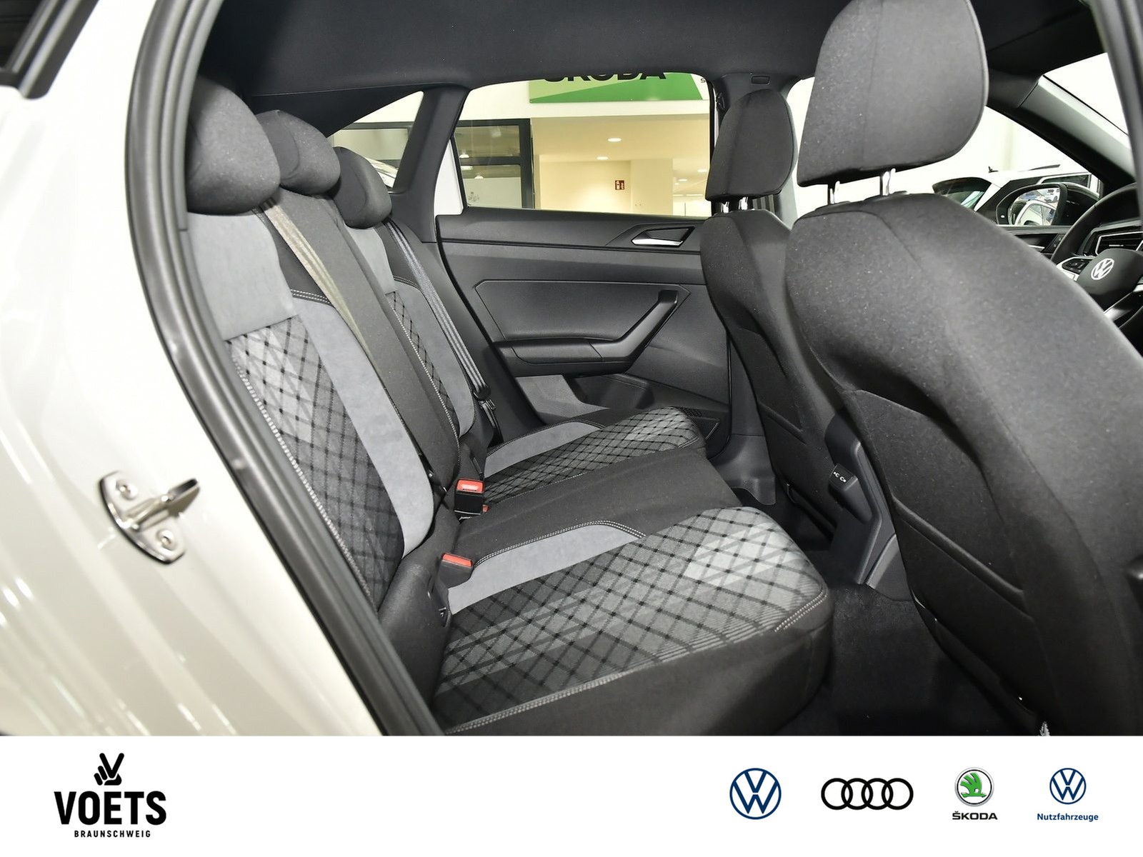 Fahrzeugabbildung Volkswagen Taigo R-Line 1.0 TSI DSG NAVI+ACC+MATRIX-LED
