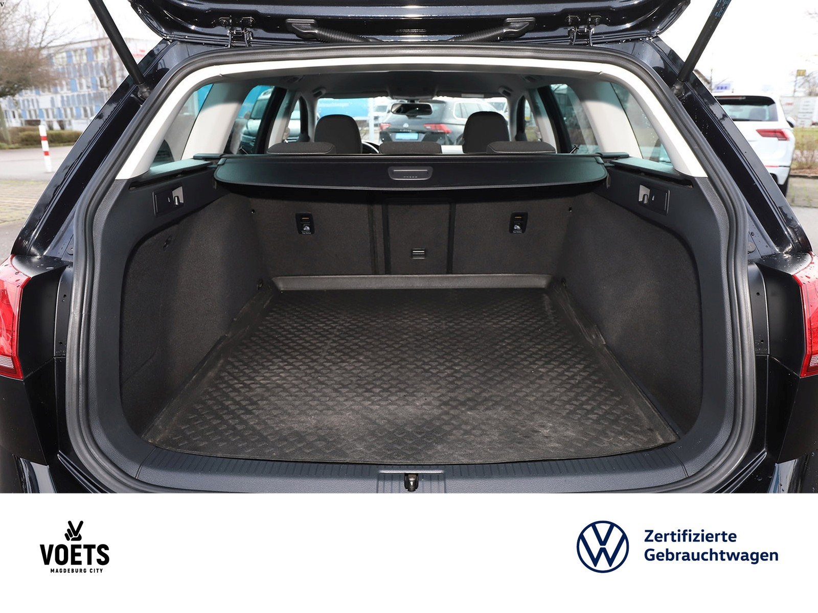 Fahrzeugabbildung Volkswagen Golf VII Variant 1,4 TSI Lounge XENON+SITZHEIZG