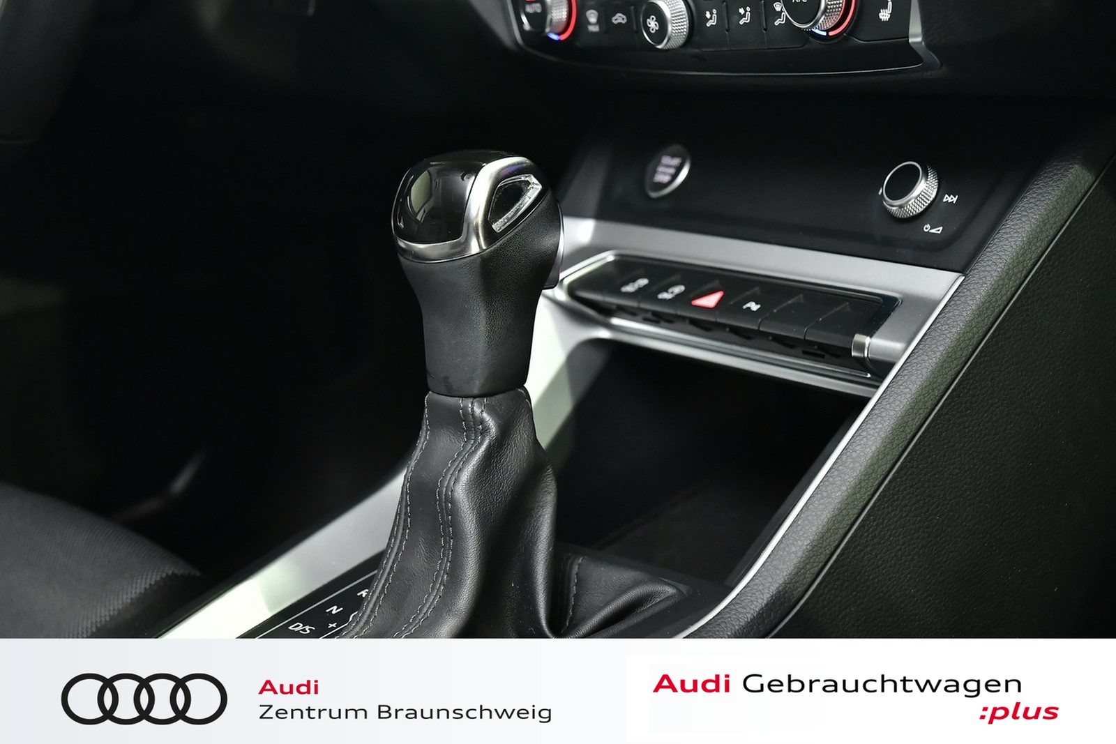 Fahrzeugabbildung Audi Q3 advanced 40 TFSI quattro LED+AppConnect+SHZ