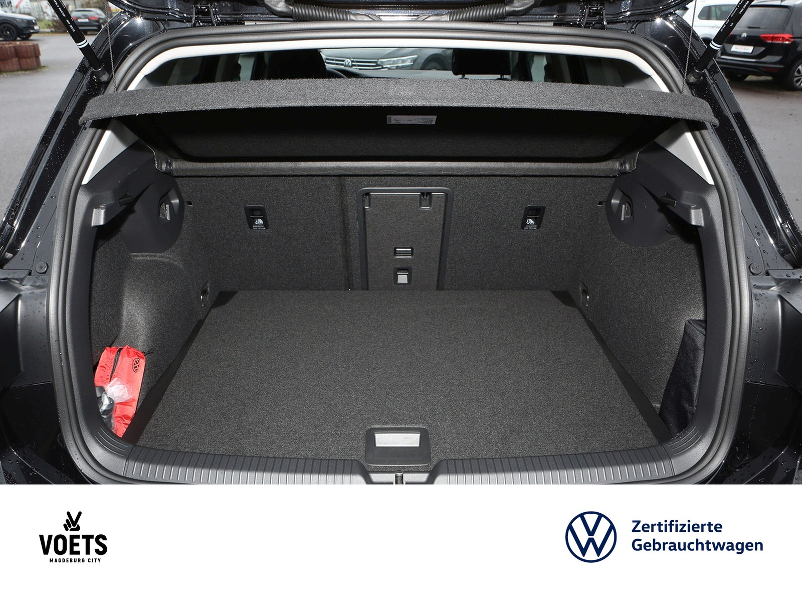 Fahrzeugabbildung Volkswagen Golf VIII Lim. Style LED+ACC+MASSAGE