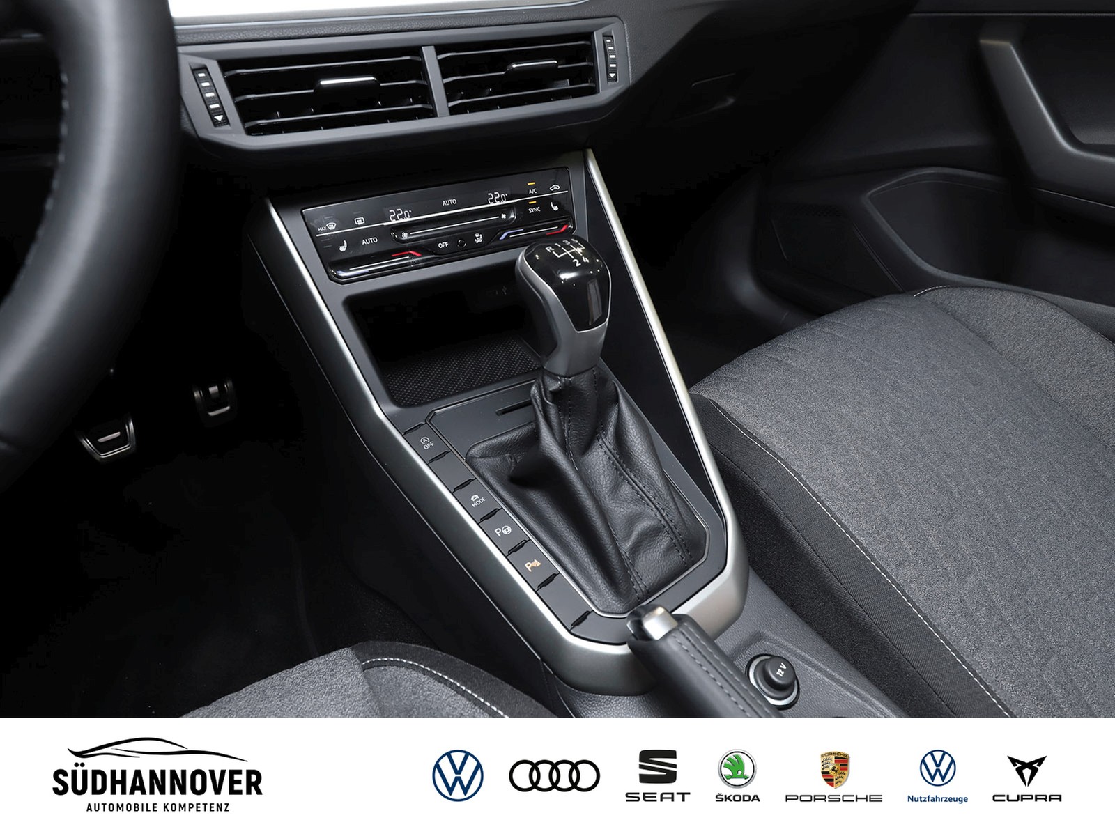 Fahrzeugabbildung Volkswagen Polo MOVE 1.0 TSI PLUS+IQ-DRIVE+NAV+PARK+COMFORT