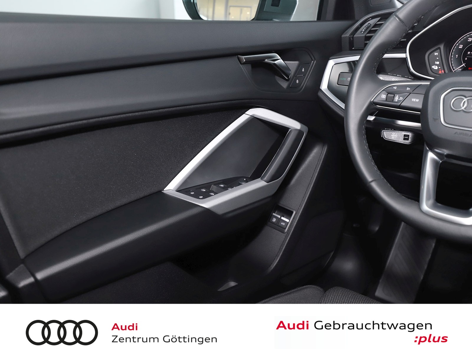 Fahrzeugabbildung Audi Q3 45 TFSI e S tronic +SOUND+LED+NAVI+AVV+ASG