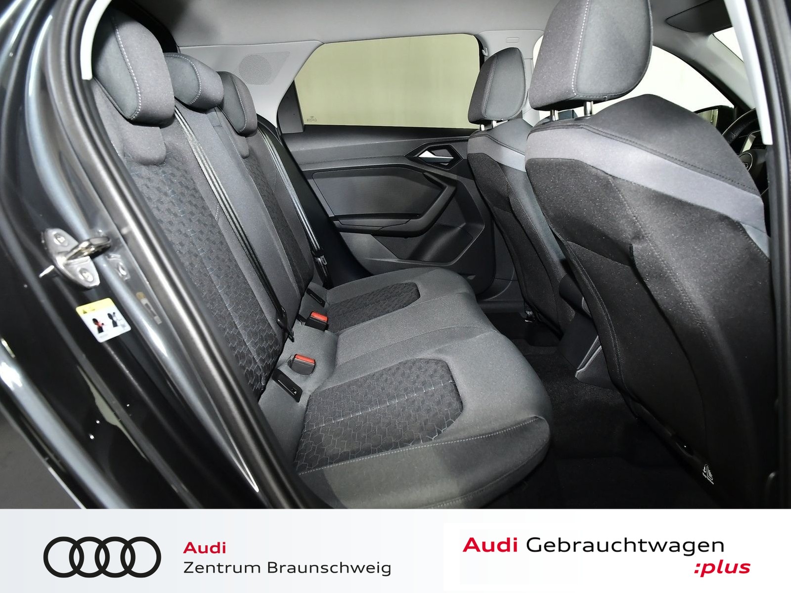 Fahrzeugabbildung Audi A1 Sportback advanced 25 TFSI PDC HINTEN+LED+SHZ