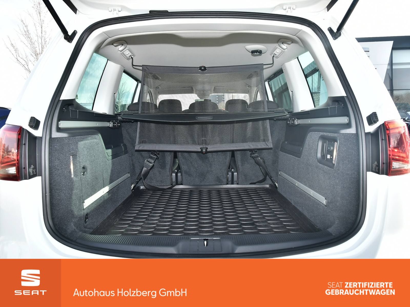 Fahrzeugabbildung SEAT Alhambra 1.4 TSI Style AHK+STHZG+XENON+NAVI+SHZ