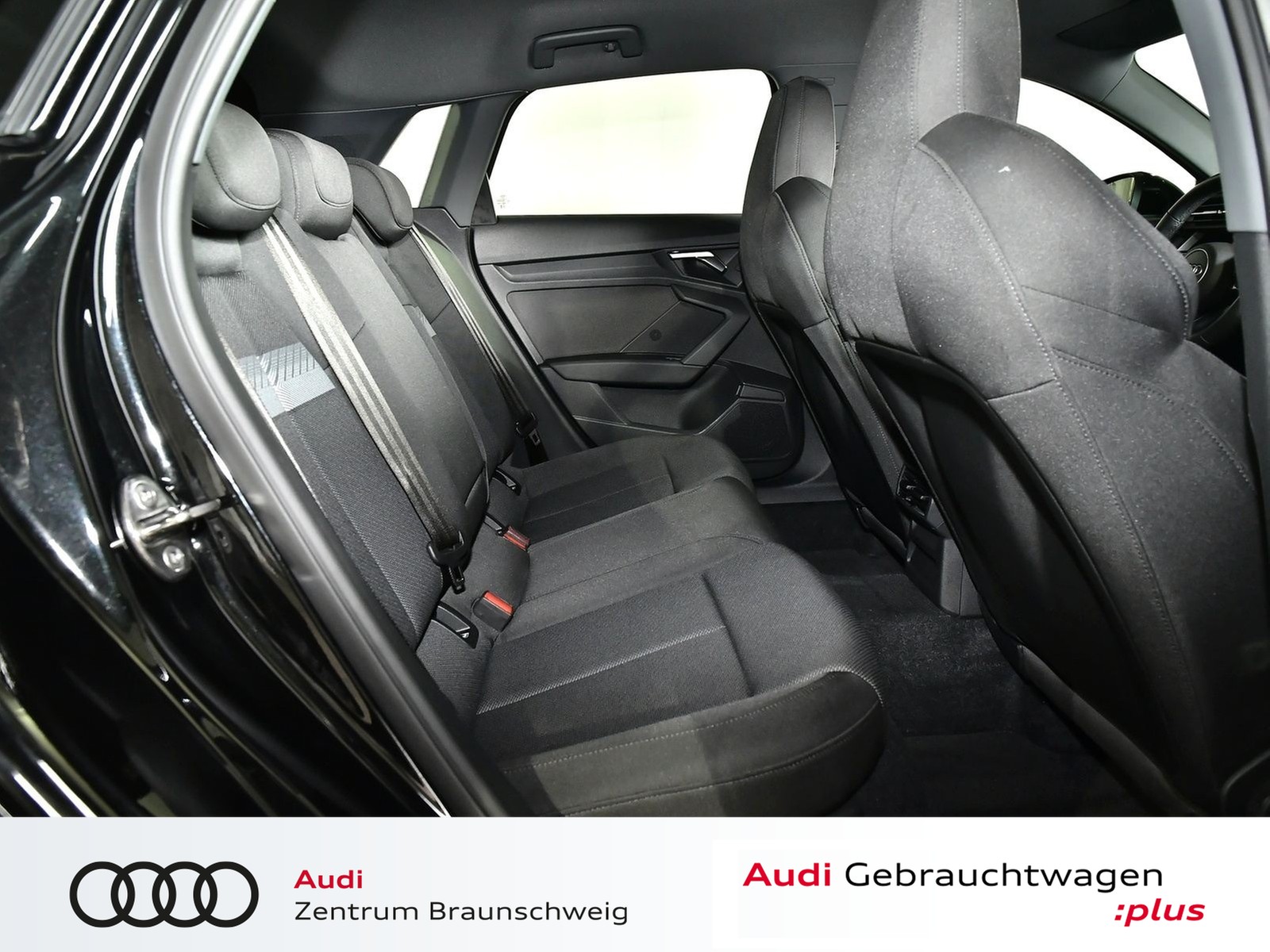 Fahrzeugabbildung Audi A3 Sportback S line 35 TDI S-tronic NAV+RearView