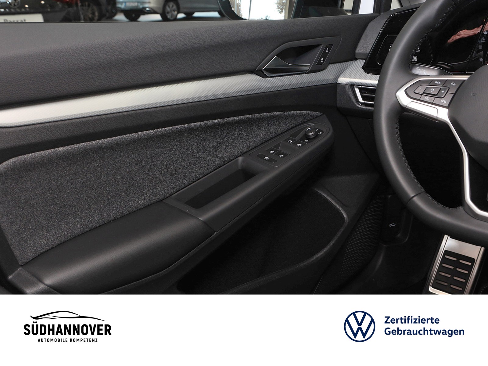 Fahrzeugabbildung Volkswagen Golf VIII Move 1.5 eTSI DSG AHK+NAVI+LED+SHZ+PDC