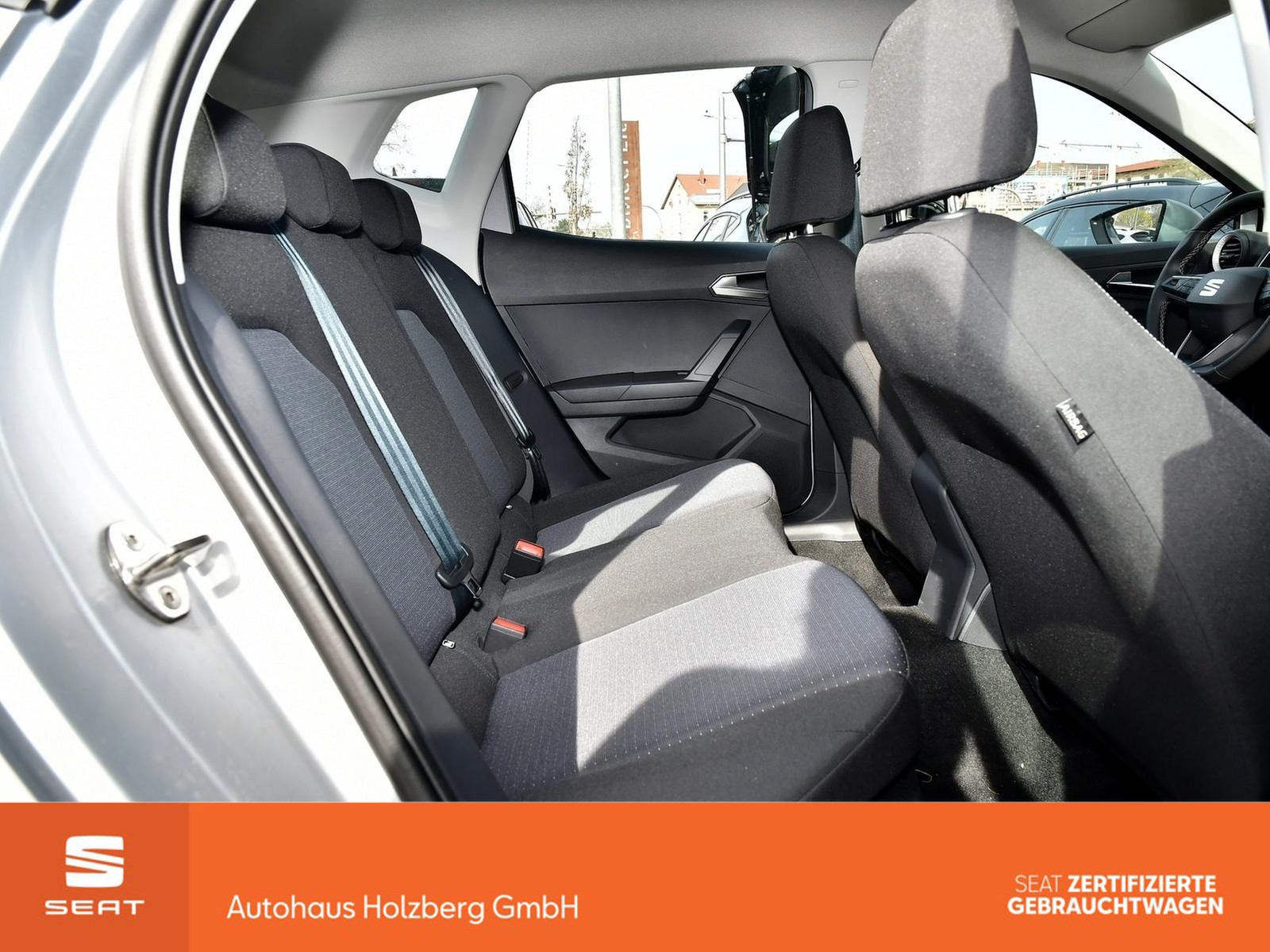 Fahrzeugabbildung SEAT Arona 1.0 TSI Style FULL LINK+PDC+SHZ+BT+GJR