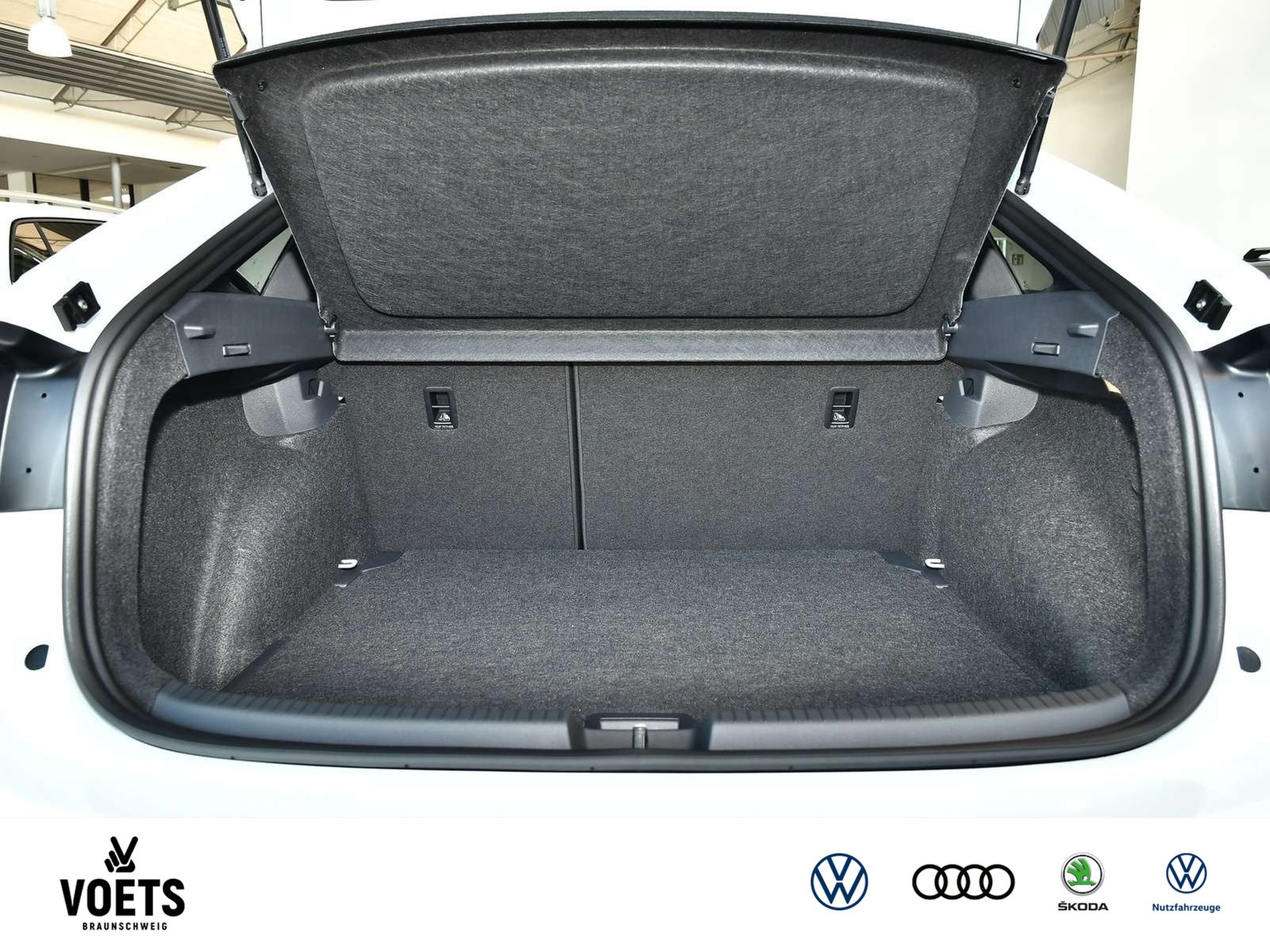 Fahrzeugabbildung Volkswagen Taigo R-Line 1.5 TSI DSG MATRIX-LED+PANO+BEATS+NAV