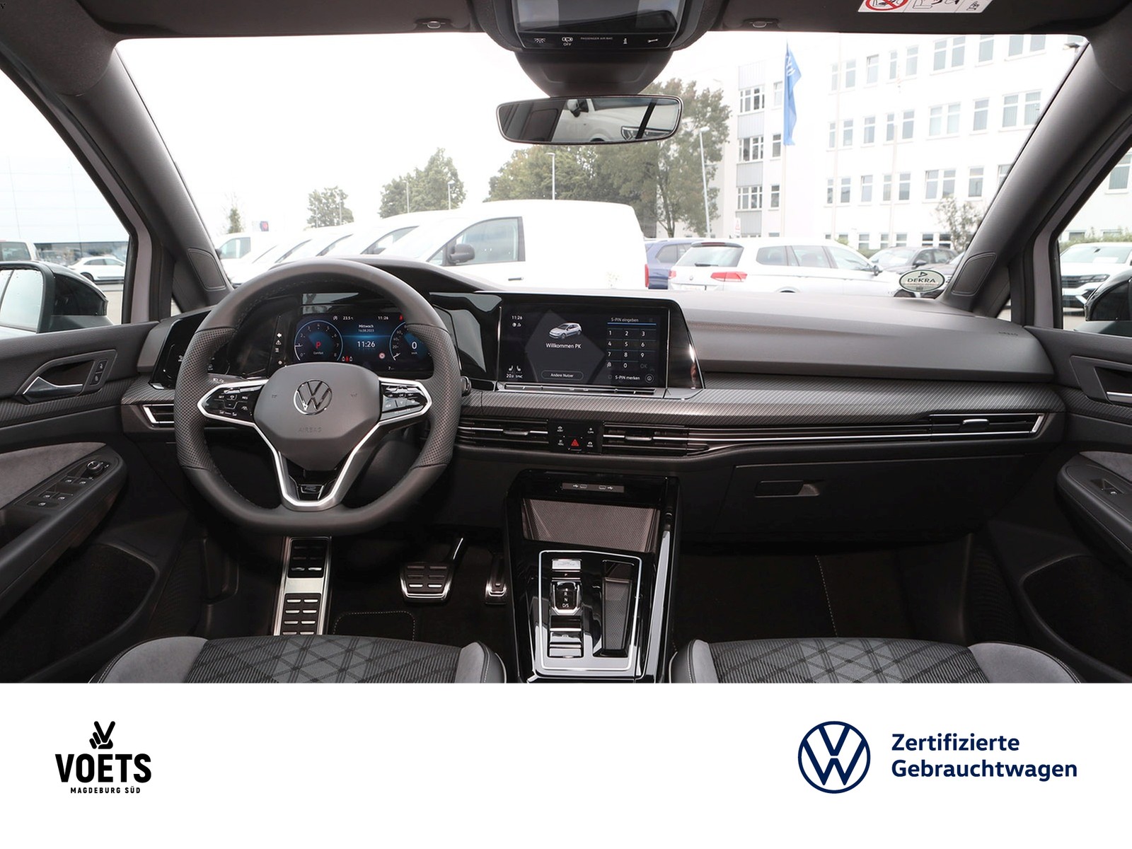 Fahrzeugabbildung Volkswagen Golf R-Line 1.5 eTSI DSG KAMERA+LED+NAVI+ACC