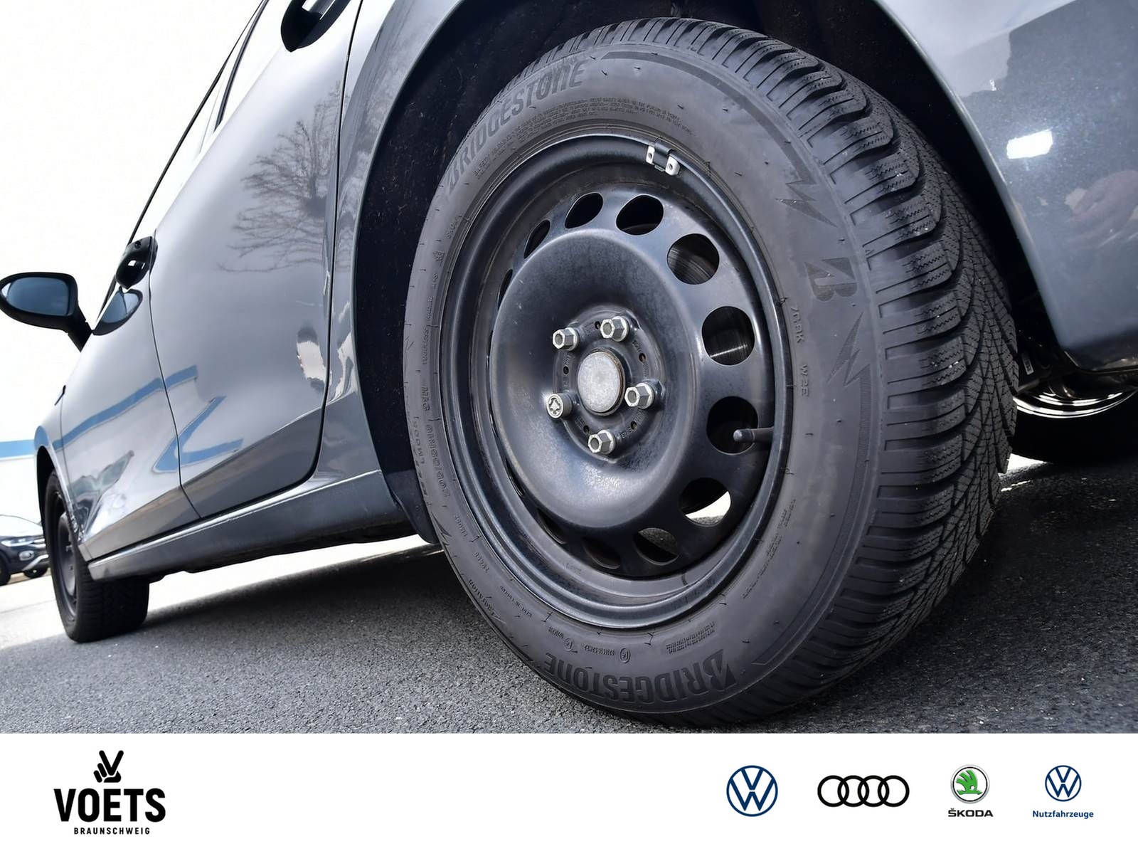 Fahrzeugabbildung Volkswagen Golf VIII Style 1.5 eTSI DSG MATRIX-LED+RearView