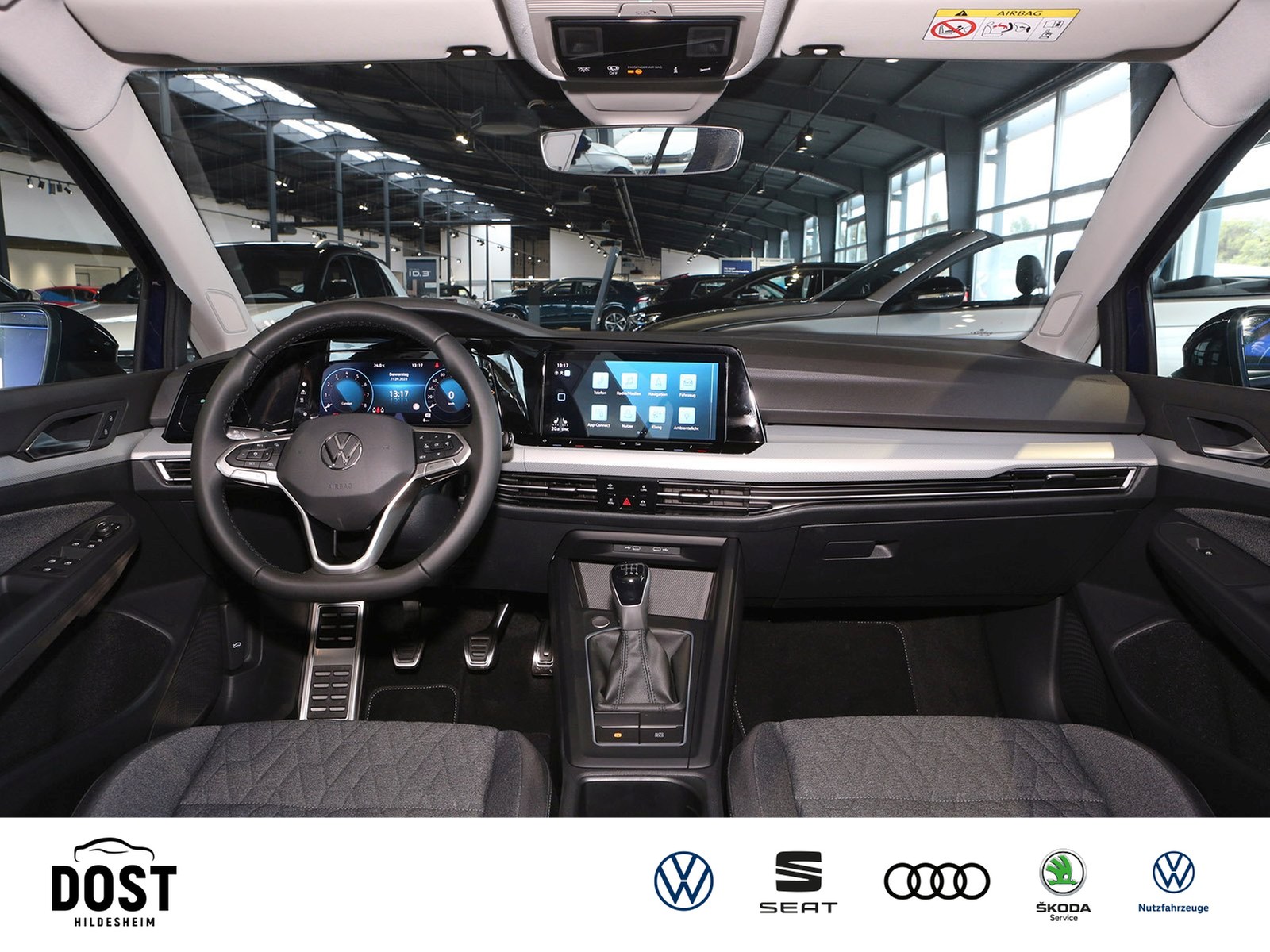 Fahrzeugabbildung Volkswagen Golf VIII 1.5 TSI Move NAVI
