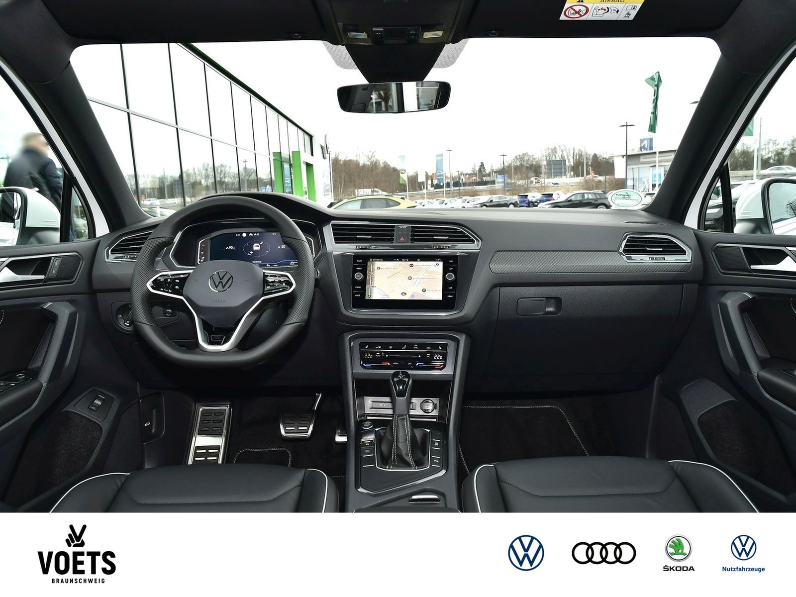 Fahrzeugabbildung Volkswagen Tiguan R-Line 1.5 TSI DSG NAVI+LED+KEYLESS