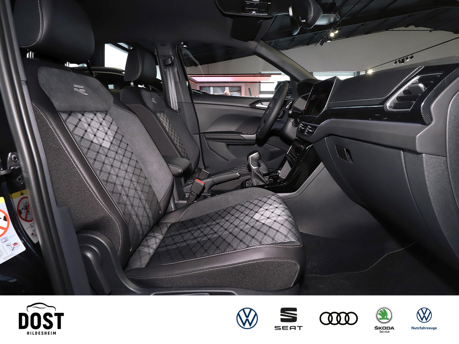 Fahrzeugabbildung Volkswagen T-Cross R-Line 1.5 l TSI DSG AHK+NAVI+ACC+KAMERA