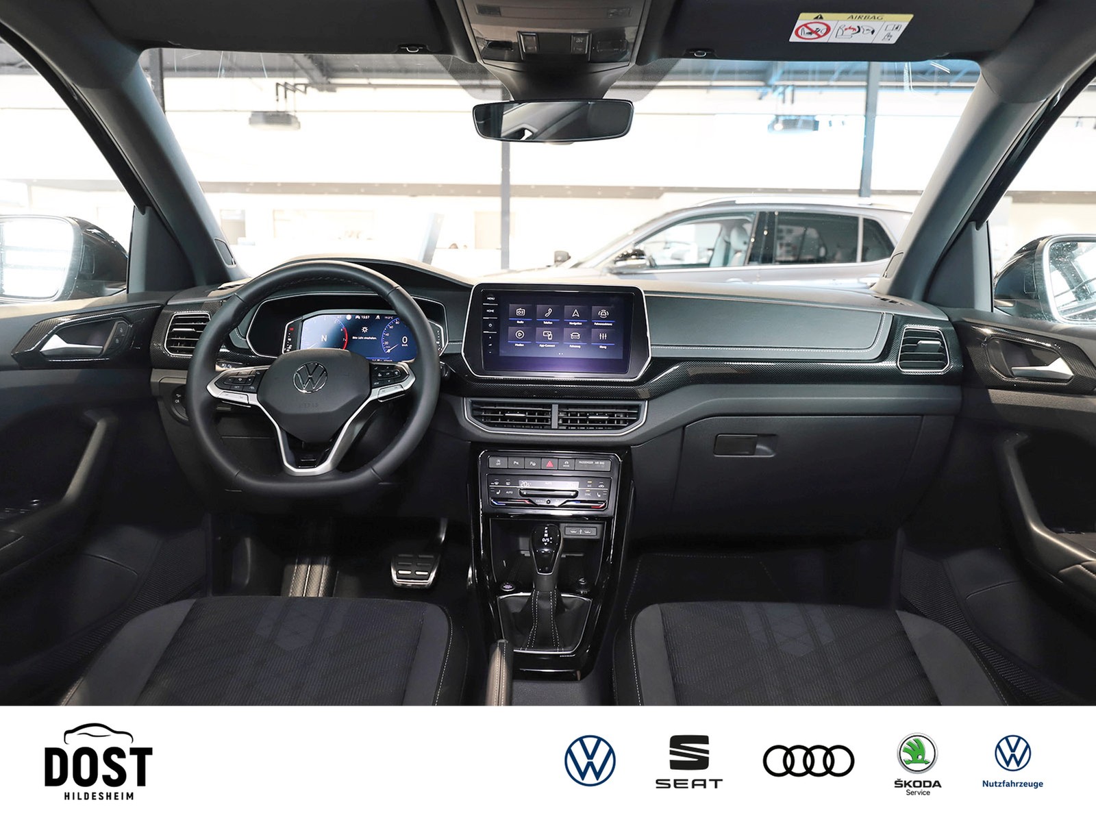 Fahrzeugabbildung Volkswagen T-Cross R-Line 1.5 l TSI DSG AHK+NAVI+ACC+KAMERA