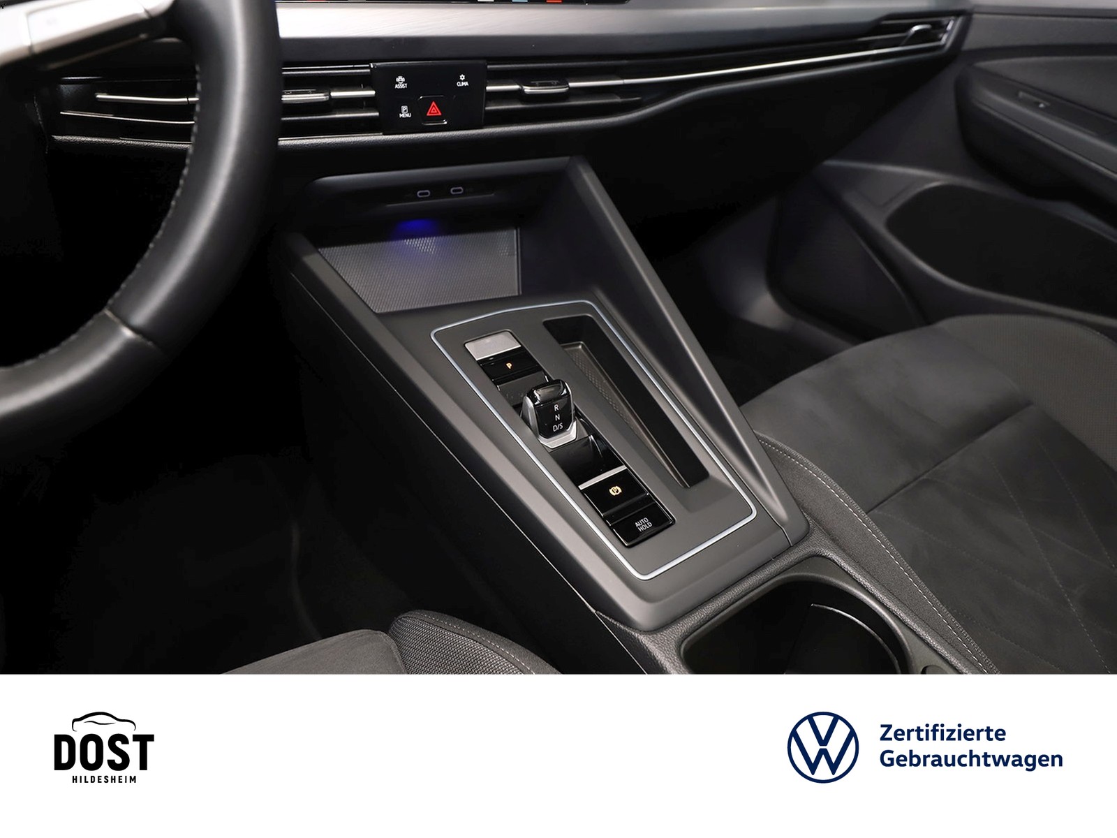 Fahrzeugabbildung Volkswagen Golf VIII Lim. 1.5 eTSI Style DAB+LED+ACC+KAMERA