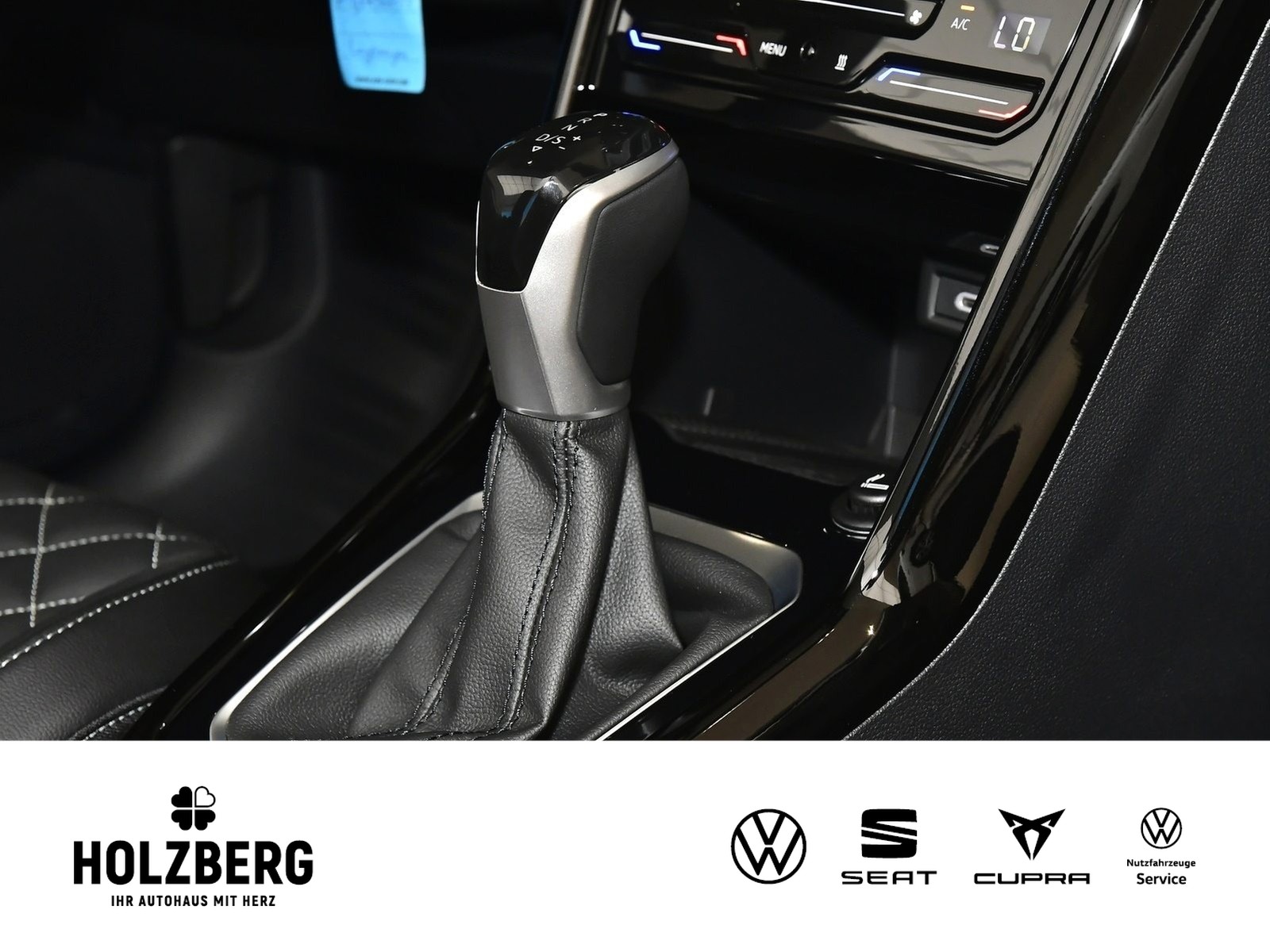 Fahrzeugabbildung Volkswagen T-Roc Cabriolet 1.5TSI DSG R-Line Edition Black