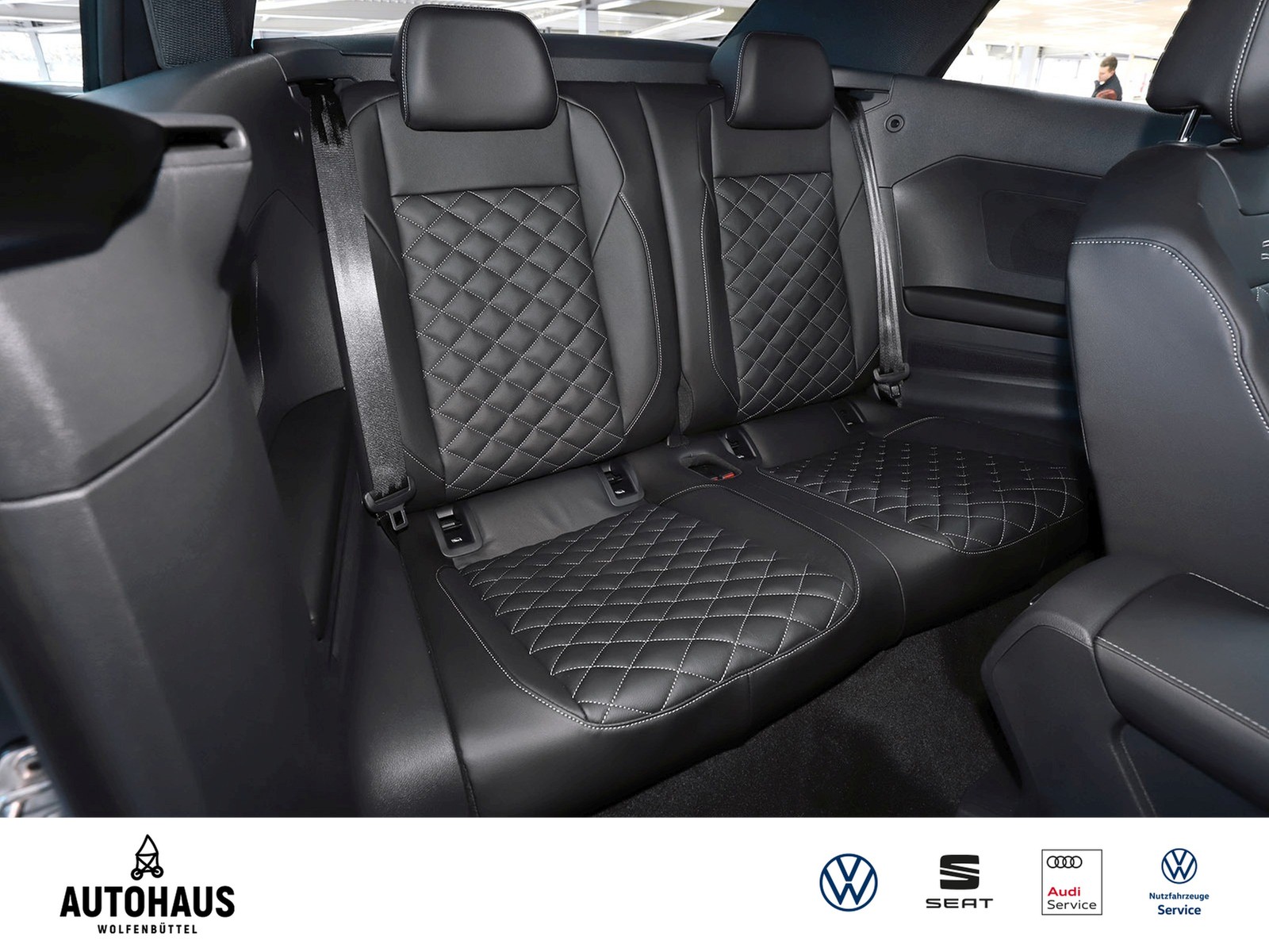 Fahrzeugabbildung Volkswagen T-Roc Cabriolet R-Line Edition Black 1.5 TSI DSG