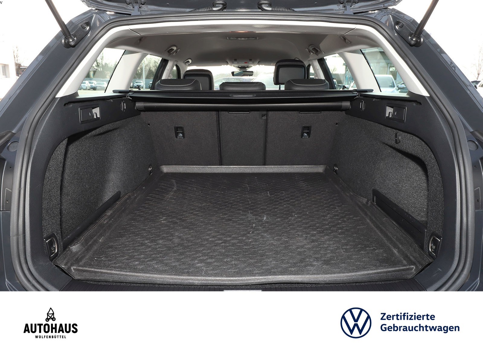 Fahrzeugabbildung Volkswagen Passat Variant Elegance 1.5 TSI DSG KAMERA NAV