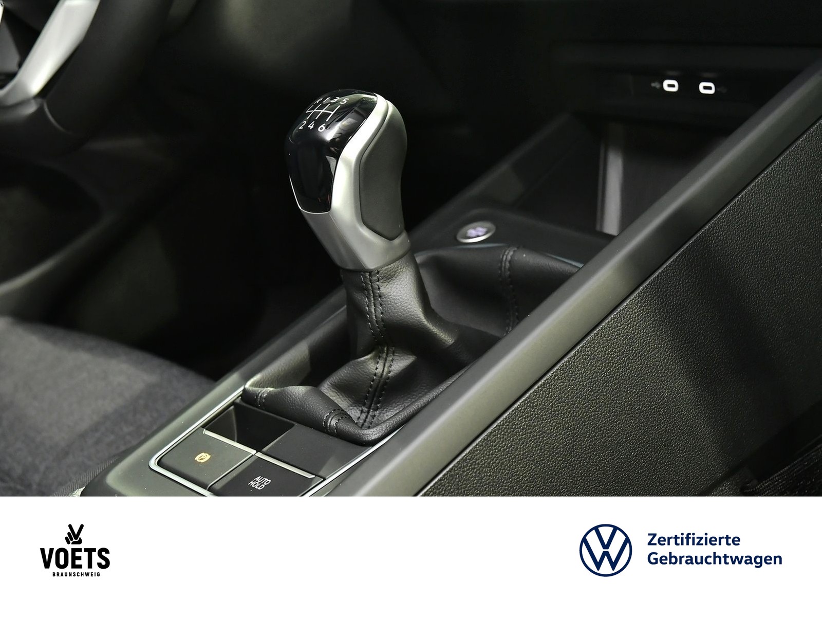 Fahrzeugabbildung Volkswagen Golf VIII Move 1.5 TSI LED+NAV+ACC+RearView