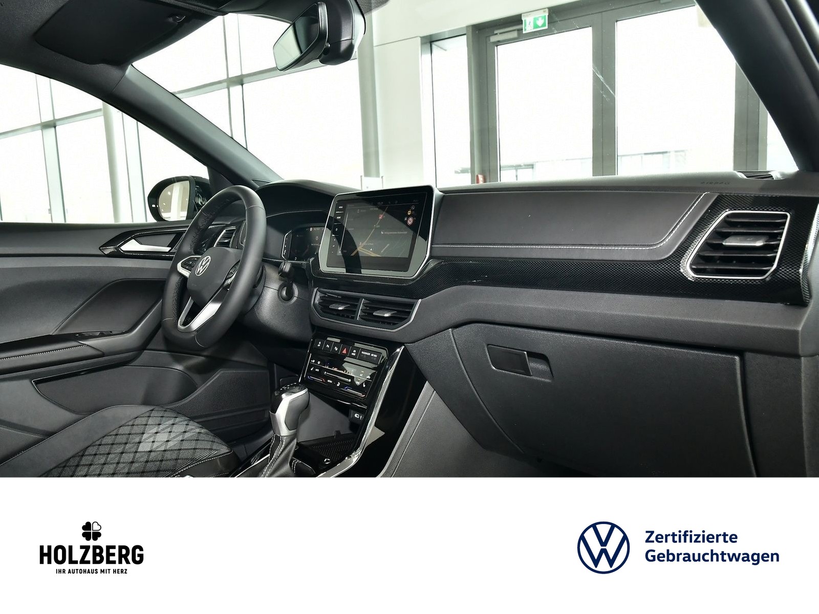 Fahrzeugabbildung Volkswagen T-Cross 1.5 TSI DSG R-Line AHK+KAMERA+MATRIX+NAV